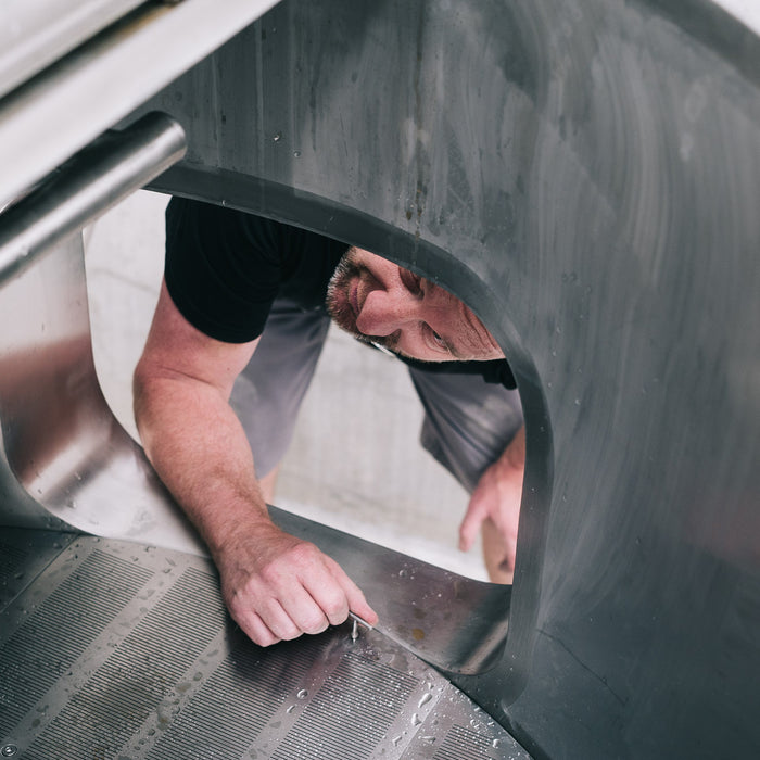 Meet TWØBAYS Founding Head Brewer AG